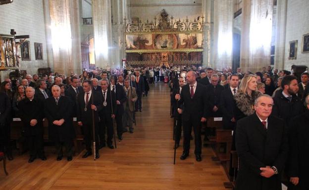 Aspecto de la iglesia minutos antes de la lectura del pregón. 