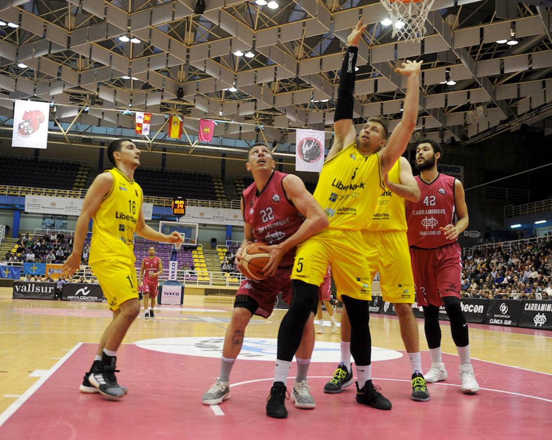 Encuentro entre el CBCV Carramimbre (79) y el Liberbank Oviedo (85).