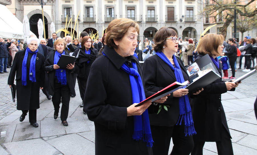 Fotos: Domingo de Ramos. Bendición de las palmas en San Miguel