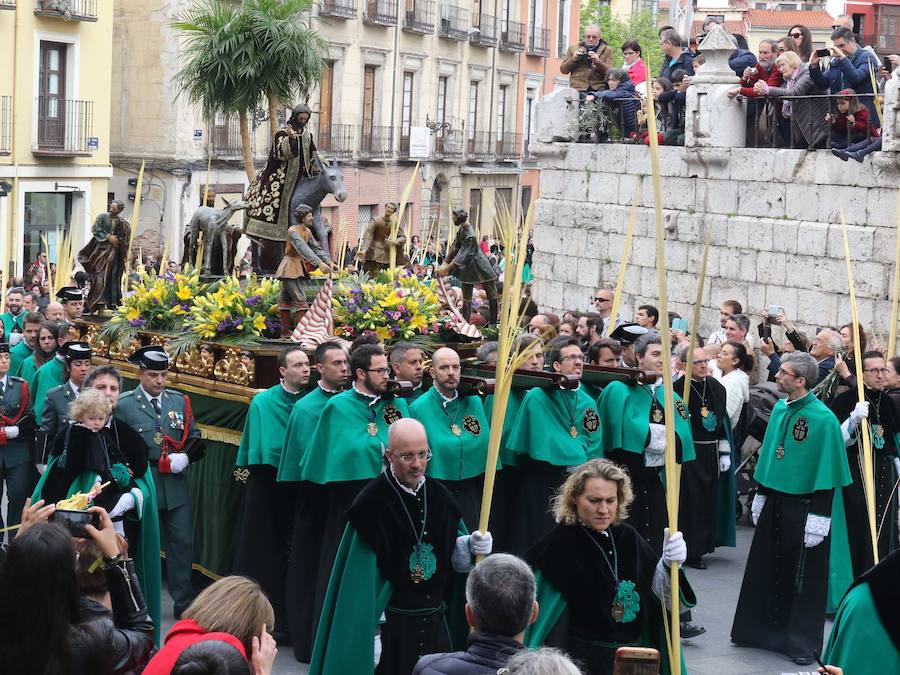 Fotos: Procesión de Las Palmas en Valladolid