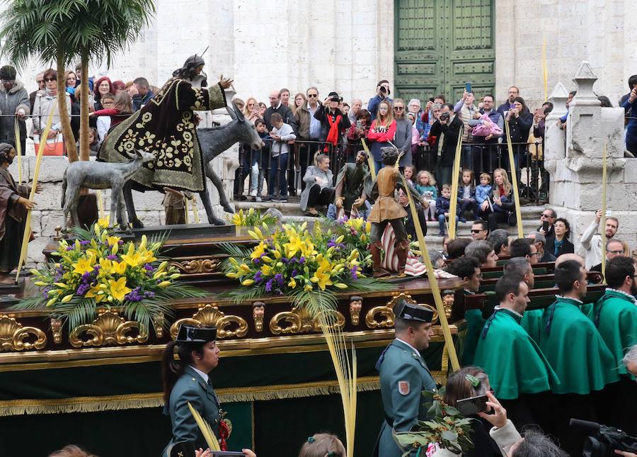 Fotos: Procesión de Las Palmas en Valladolid