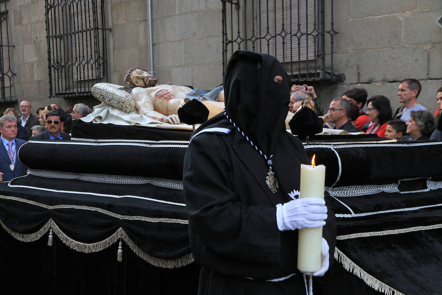 Fotos: Procesión del Cristo Yacente de Gregorio Fernández en Segovia