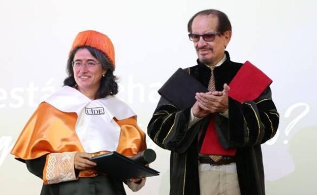 Belén Arcones, durante el acto que tuvo lugar en la Facultad de Quito. 