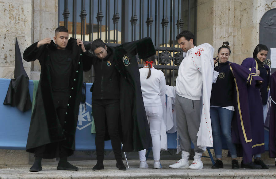 Fotos: Procesión de Las Cinco LLagas en Palencia