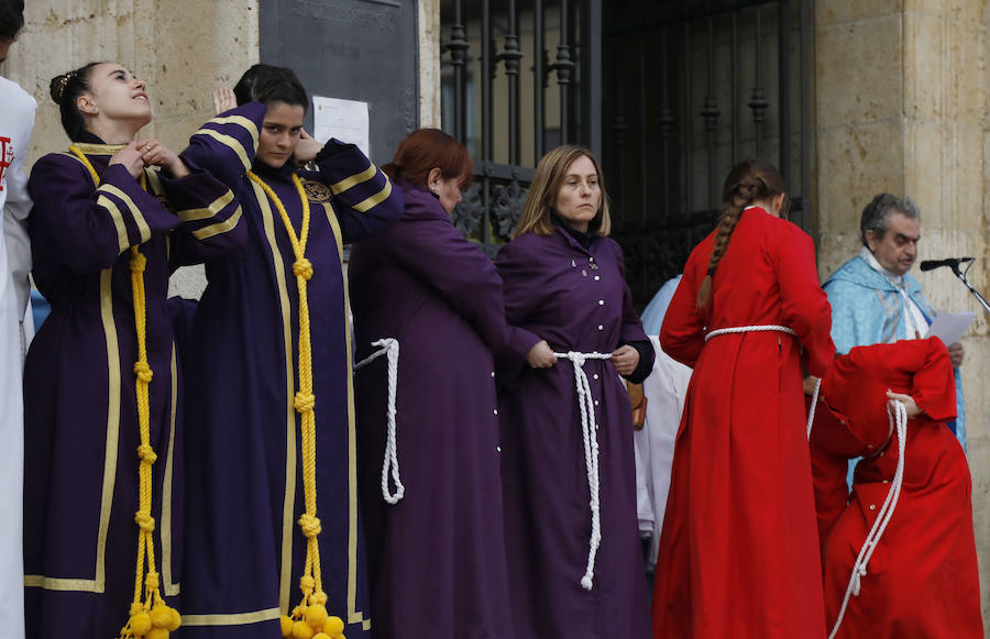 Fotos: Procesión de Las Cinco LLagas en Palencia