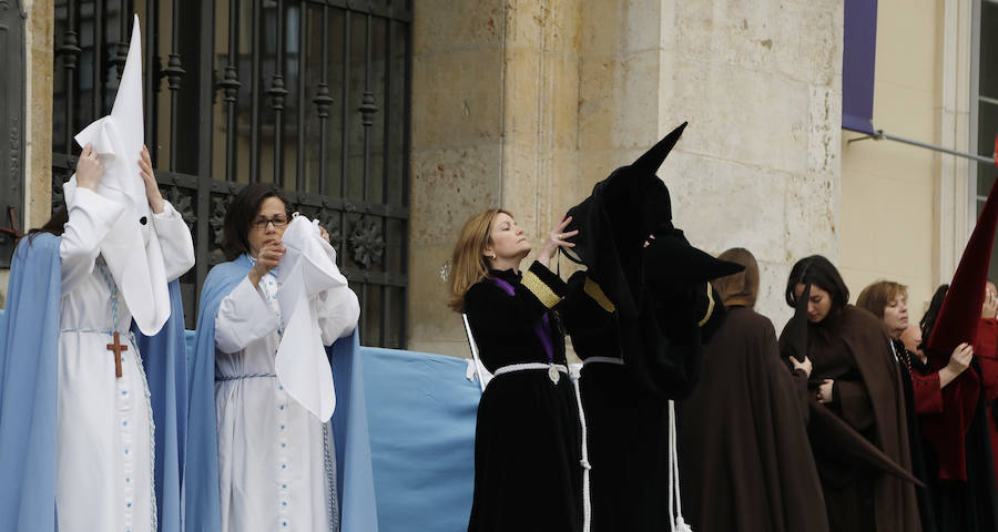 Fotos: Procesión de Las Cinco LLagas en Palencia