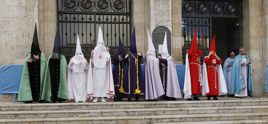 Fotos: Procesión de Las Cinco LLagas en Palencia