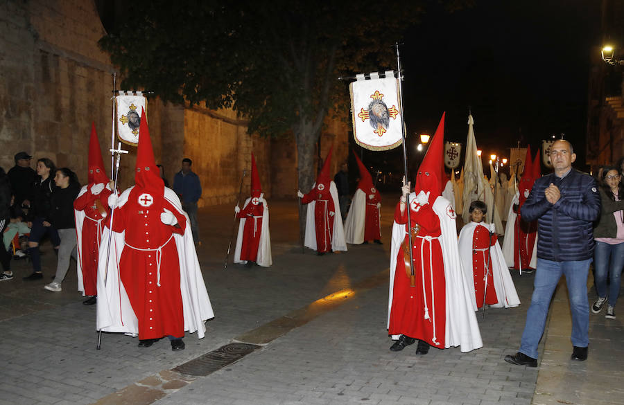 Fotos: Procesión de Las Cinco LLagas en Palencia