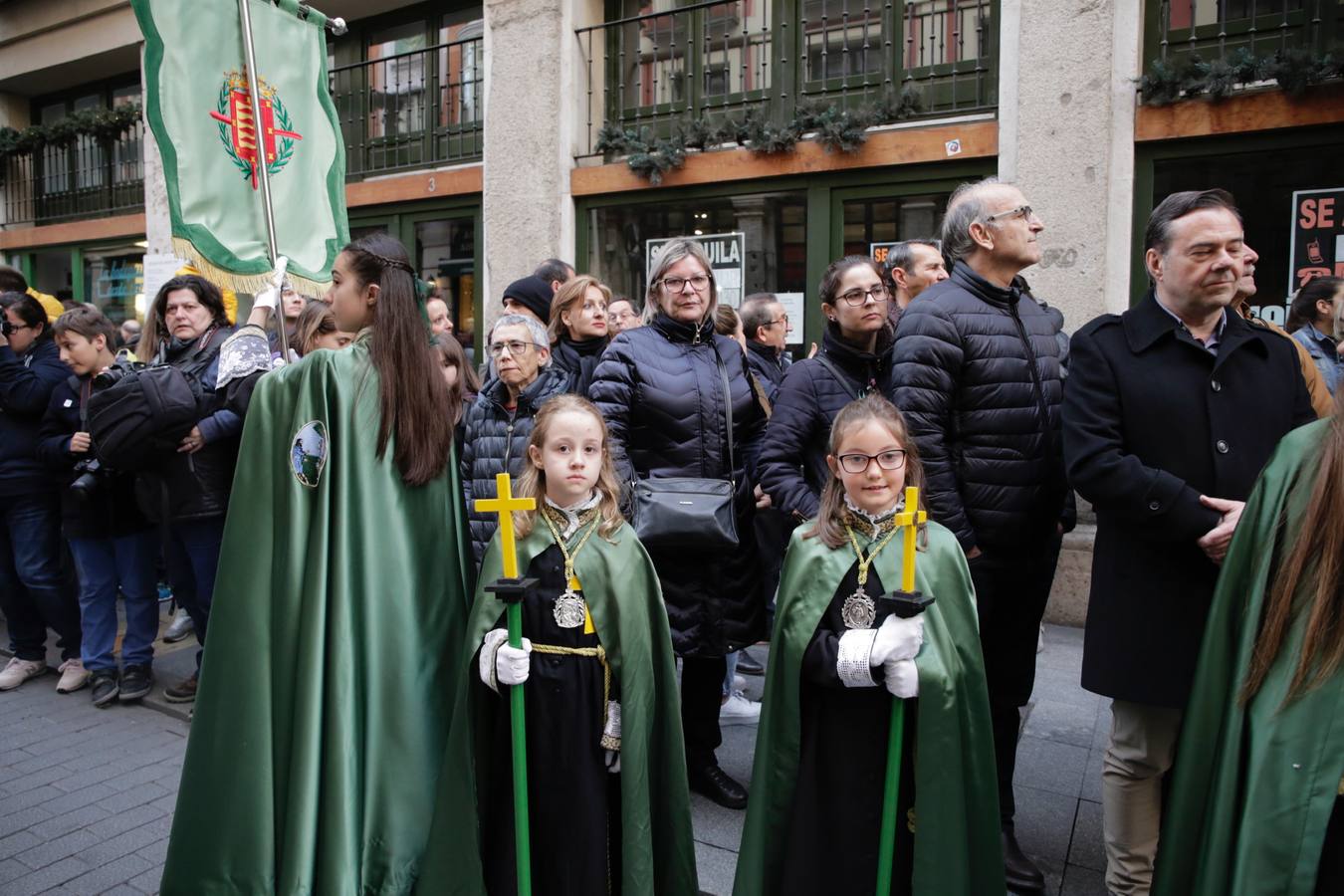 Fotos: Público en la procesión del Santísimo Rosario del Dolor de Valladolid (1/2)