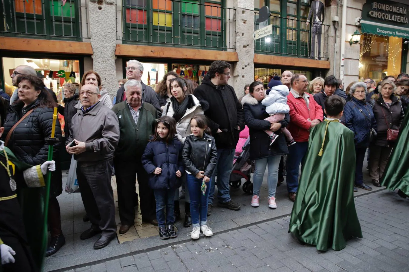 Fotos: Público en la procesión del Santísimo Rosario del Dolor de Valladolid (1/2)