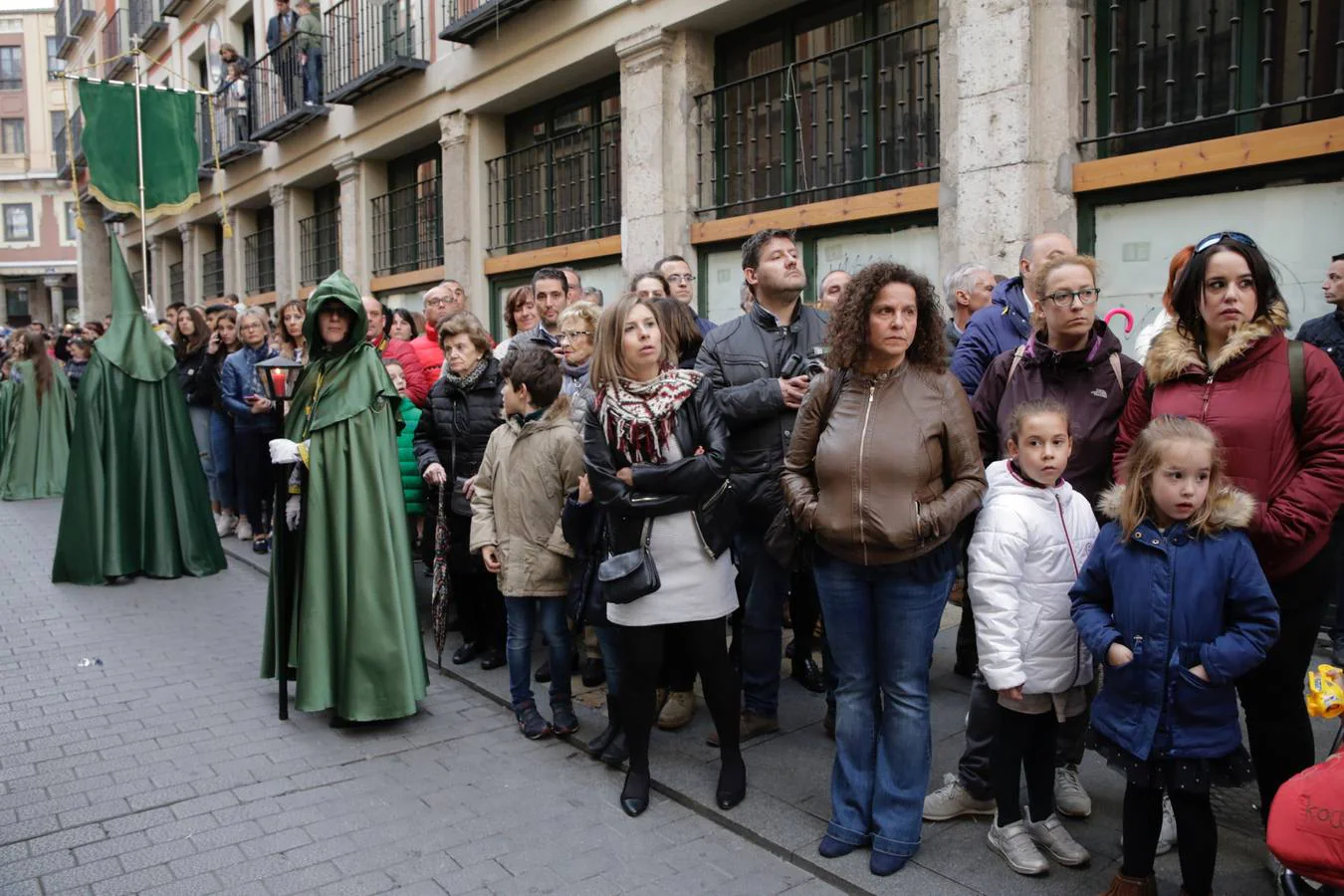 Fotos: Público en la procesión del Santísimo Rosario del Dolor de Valladolid (1/2)