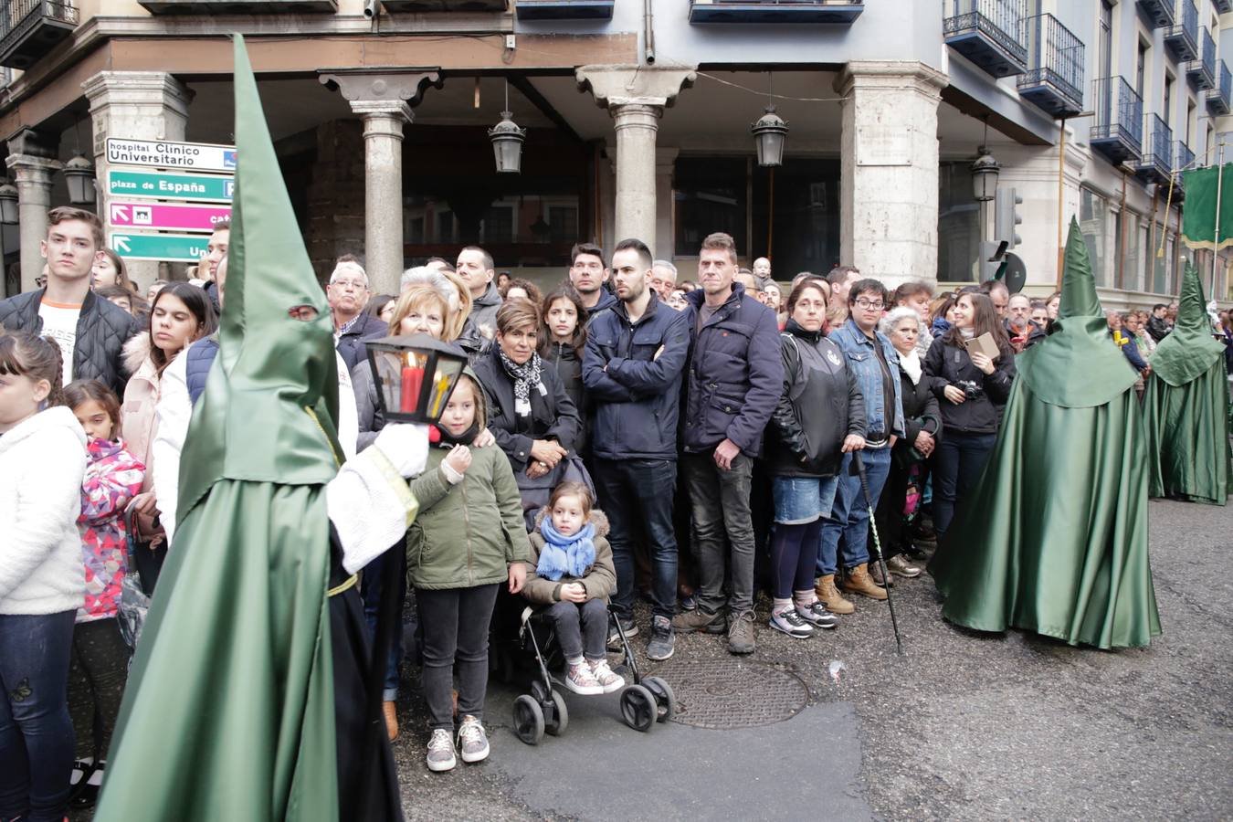 Fotos: Público en la procesión del Santísimo Rosario del Dolor de Valladolid (2/2)