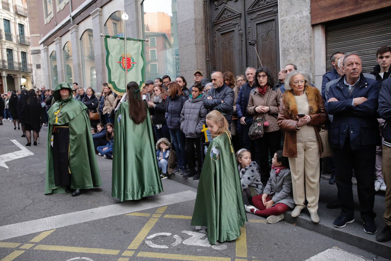 Fotos: Público en la procesión del Santísimo Rosario del Dolor de Valladolid (2/2)