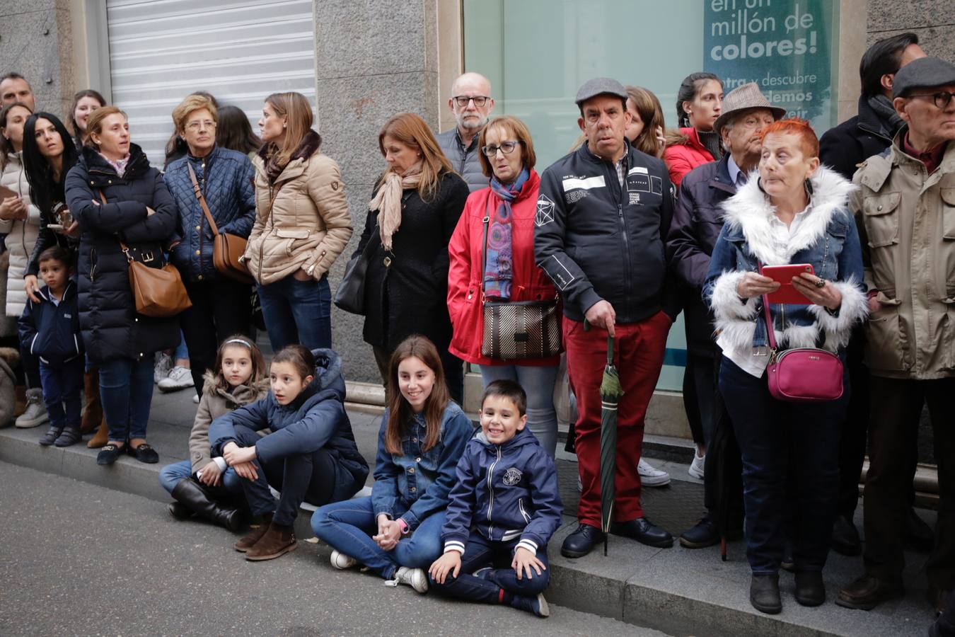 Fotos: Público en la procesión del Santísimo Rosario del Dolor de Valladolid (2/2)