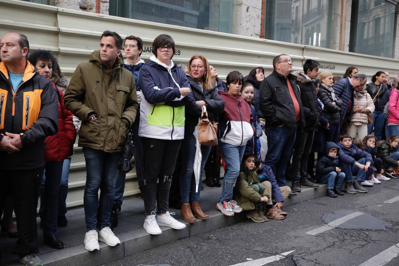 Fotos: Público en la procesión del Santísimo Rosario del Dolor de Valladolid (2/2)