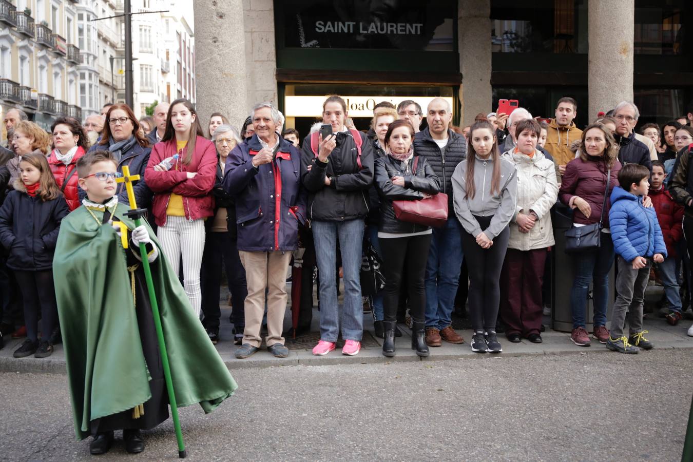 Fotos: Público en la procesión del Santísimo Rosario del Dolor de Valladolid (2/2)