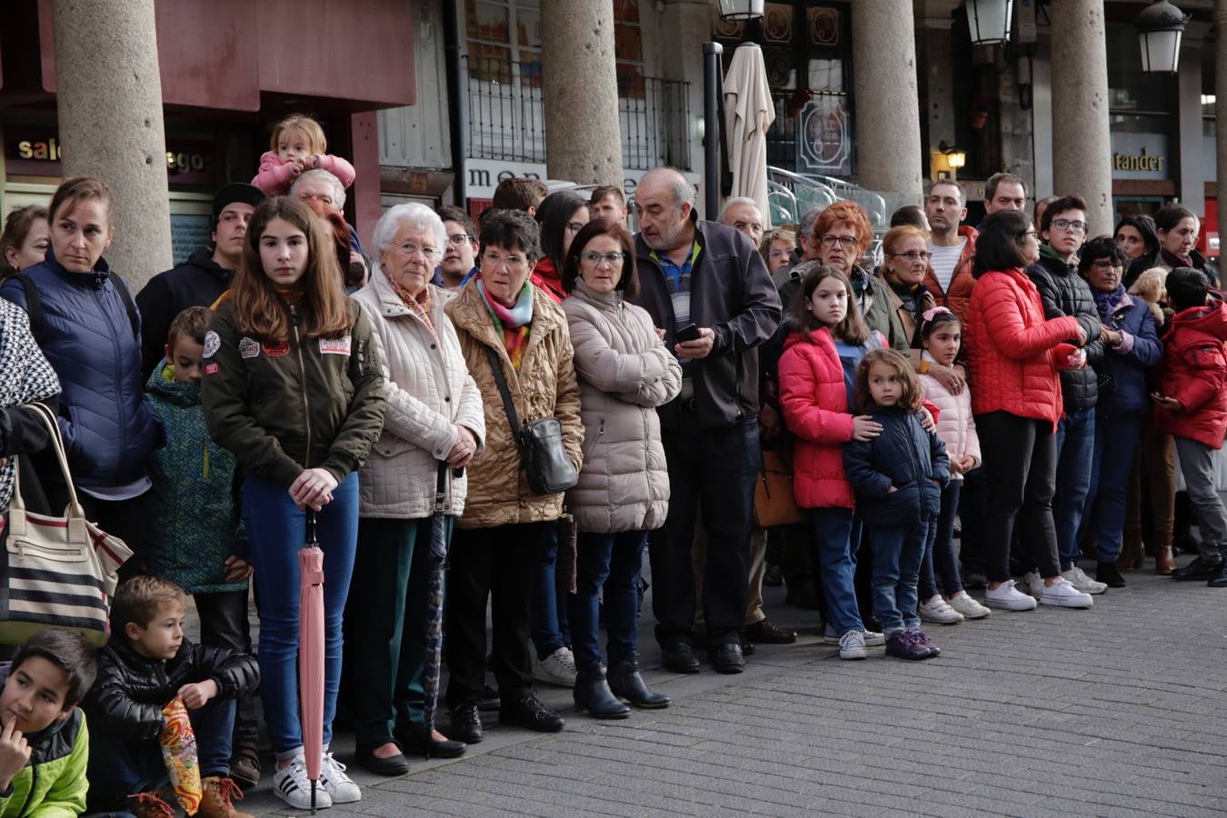 Fotos: Público en la procesión del Santísimo Rosario del Dolor de Valladolid (2/2)
