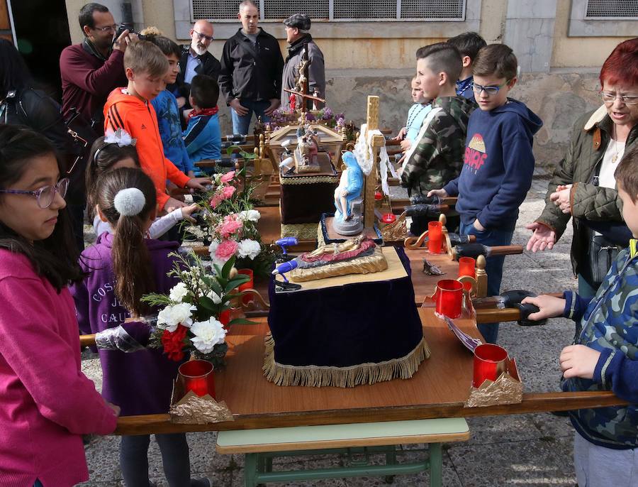 Fotos: Via crucis de los niños en el barrio de San José