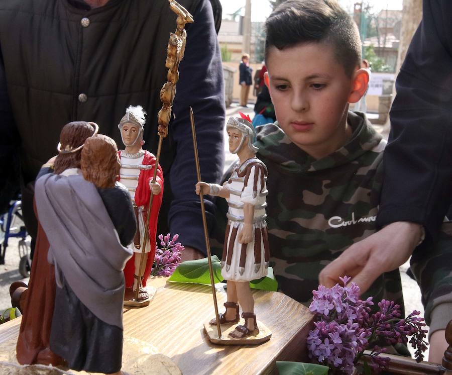 Fotos: Via crucis de los niños en el barrio de San José
