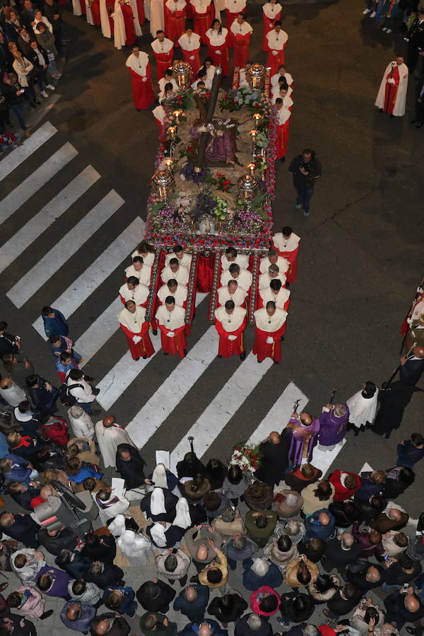 Comitiva de la Cofradía del Despojado en la procesión del Encuentro