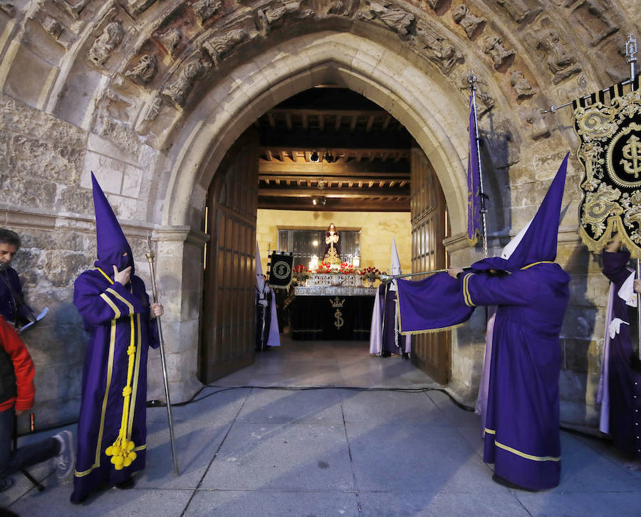 Fotos: Procesión del Prendimiento en Palencia