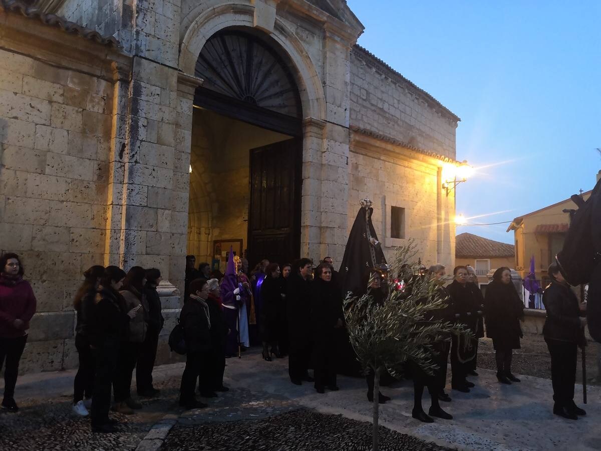 Participaron las cofradías del Santo Sepulcro de la localidad y la del Descendimiento y Santo Cristo de la Buena Muerte de Valladolid