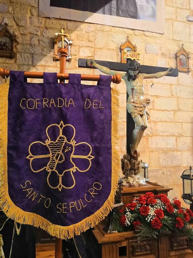 Participaron las cofradías del Santo Sepulcro de la localidad y la del Descendimiento y Santo Cristo de la Buena Muerte de Valladolid