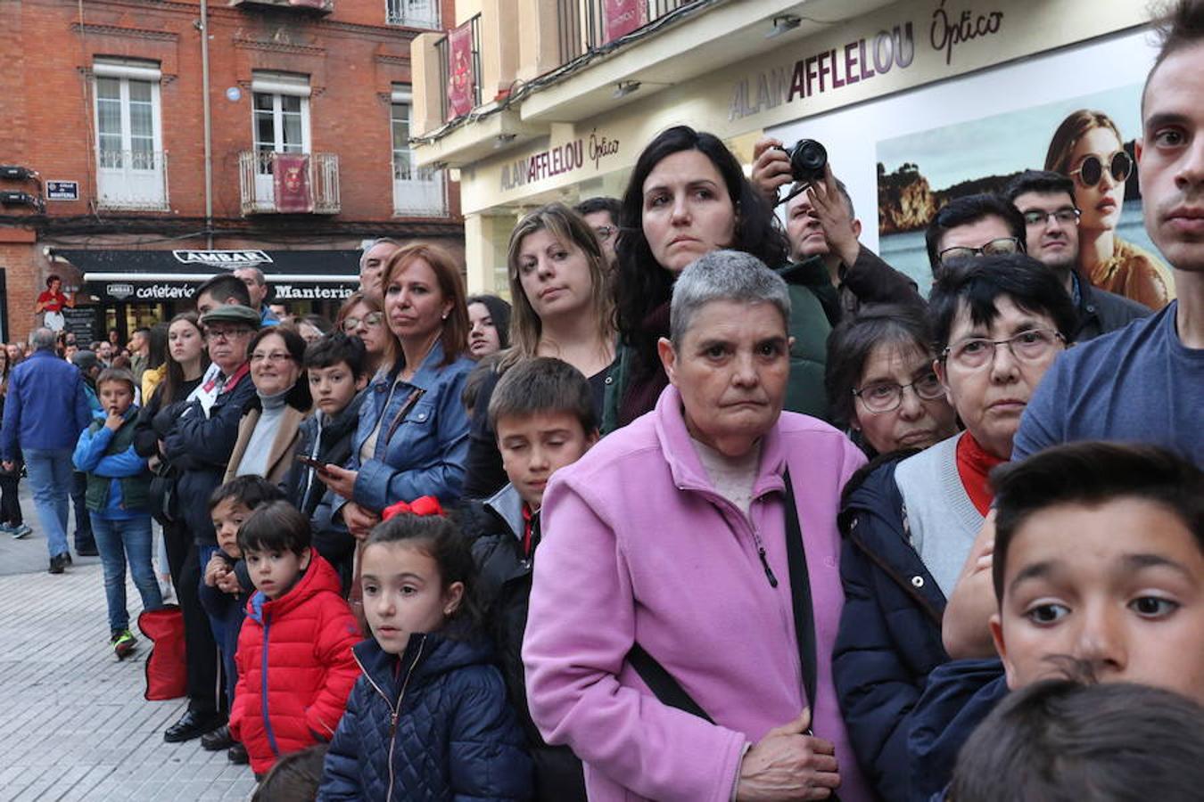 Comitiva de la Cofradía del Despojado en la procesión del Encuentro