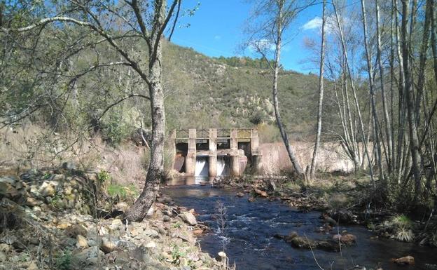 Presa de riego de Serradilla del Llano. 