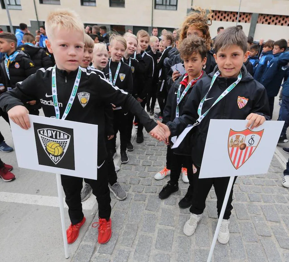 Participantes en la Íscar Cup durante la presentación de torneo en Tordesillas