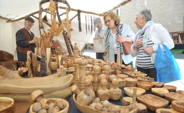 Mercado Medieval en Cadenas de San Gregorio. 