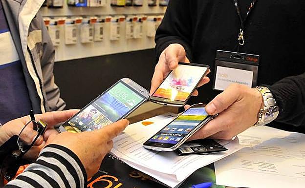 Un comercio de venta de teléfonos móviles.