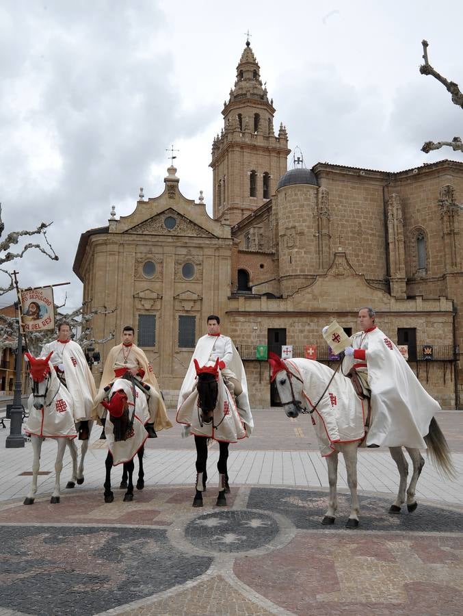 Fotos: Pregón a caballo en Nava del Rey