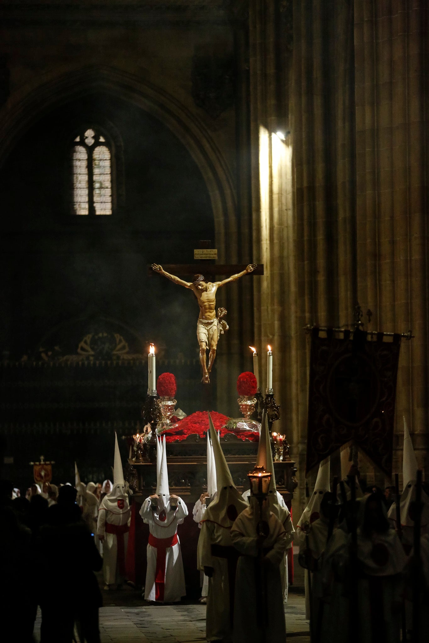 Fotos: El Yacente no pudo salir de la Catedral de Salamanca