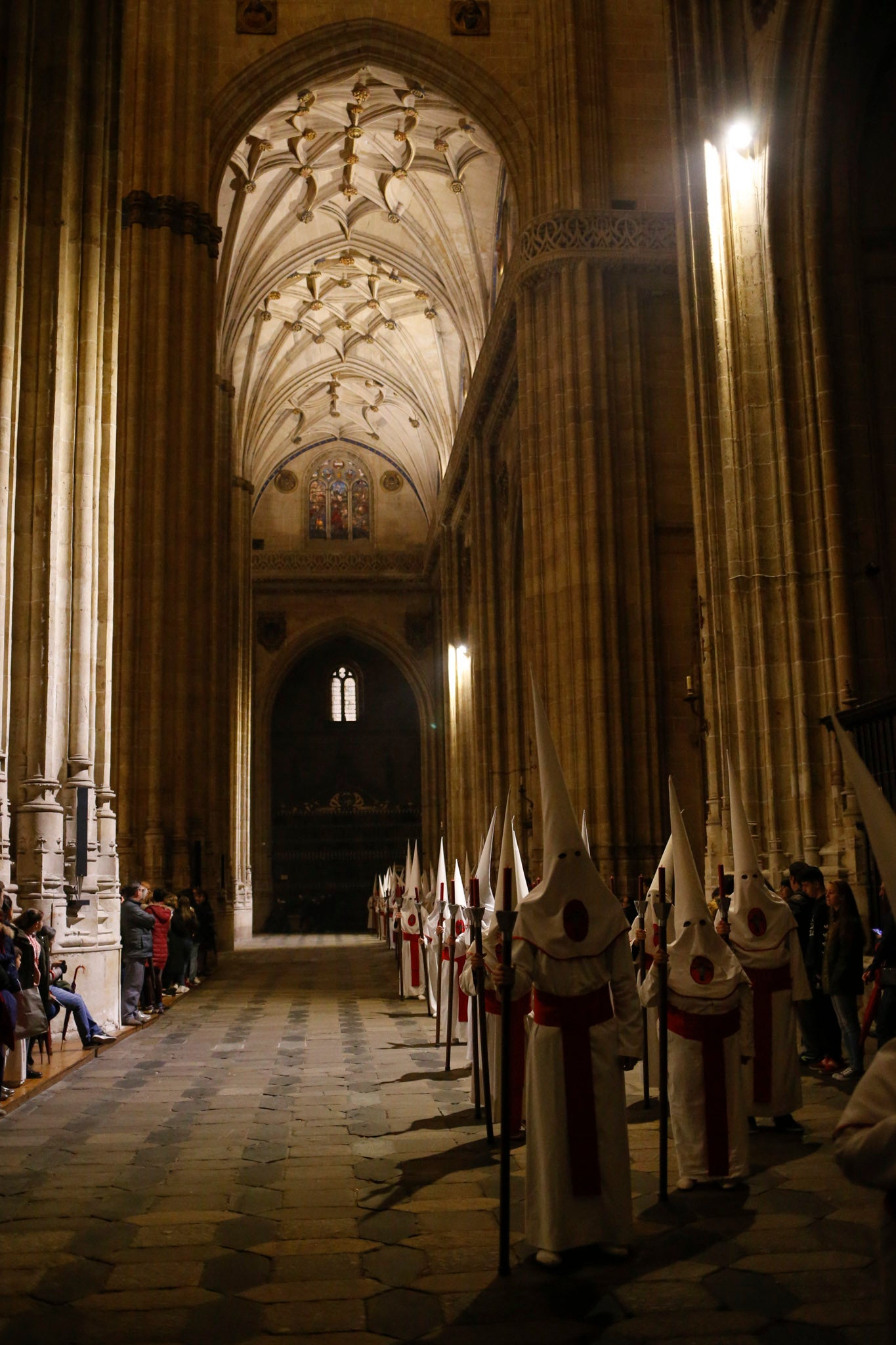 Fotos: El Yacente no pudo salir de la Catedral de Salamanca