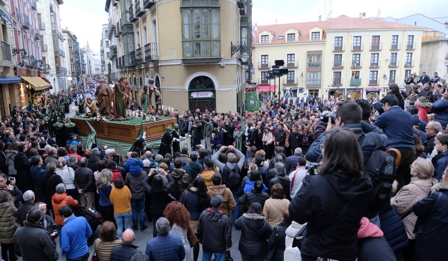Solo han participado tres de las cinco cofradías que iban a procesionar