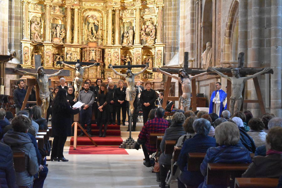 Ceremonia de la Arbolada, en la iglesia de San Miguel de Aguilar. 