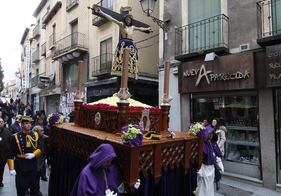 Fotos: Desfiles procesionales en la mañana del Viernes Santo