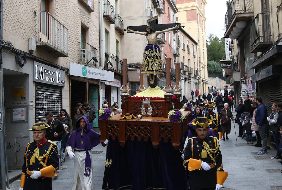 Fotos: Desfiles procesionales en la mañana del Viernes Santo