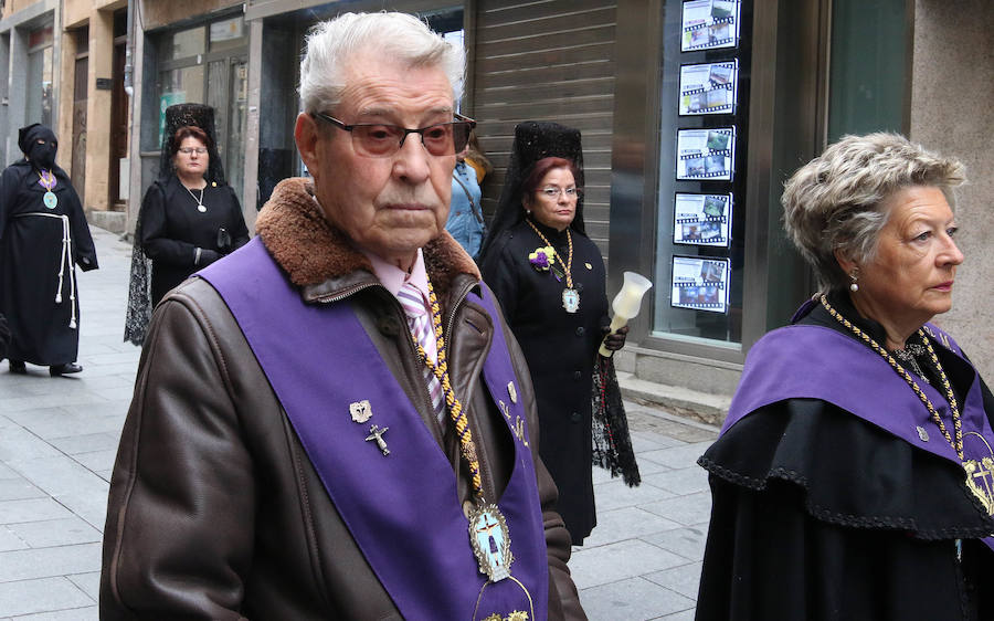 Fotos: Desfiles procesionales en la mañana del Viernes Santo