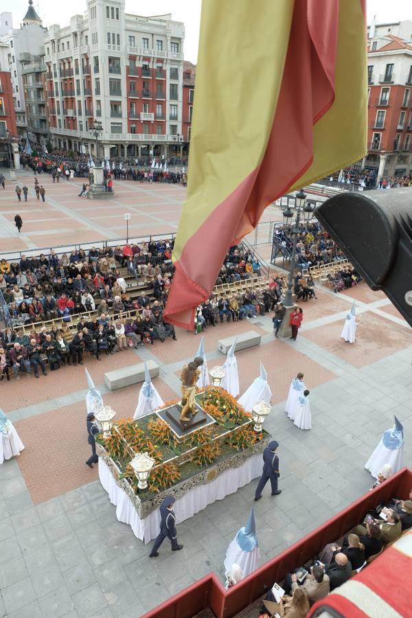 Jesús de la Esperanza y La Sagrada Cena encabezan la comitiva de 33 pasos alumbrados por las veinte hermandades de la capital