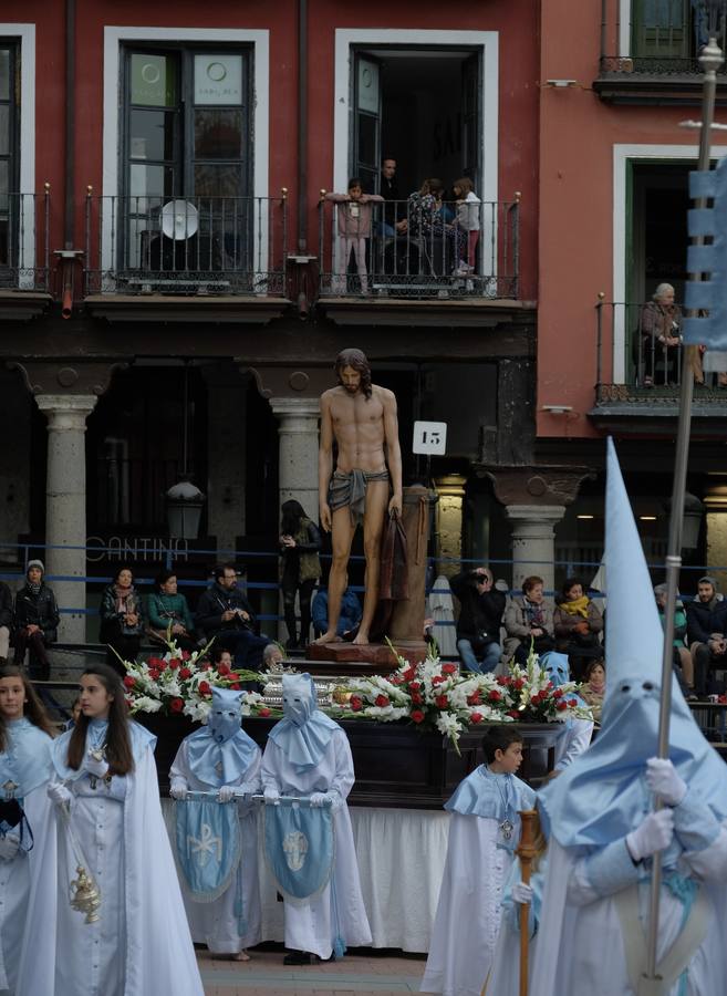 Jesús de la Esperanza y La Sagrada Cena encabezan la comitiva de 33 pasos alumbrados por las veinte hermandades de la capital