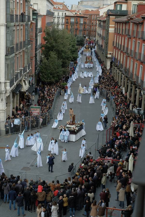 Jesús de la Esperanza y La Sagrada Cena encabezan la comitiva de 33 pasos alumbrados por las veinte hermandades de la capital