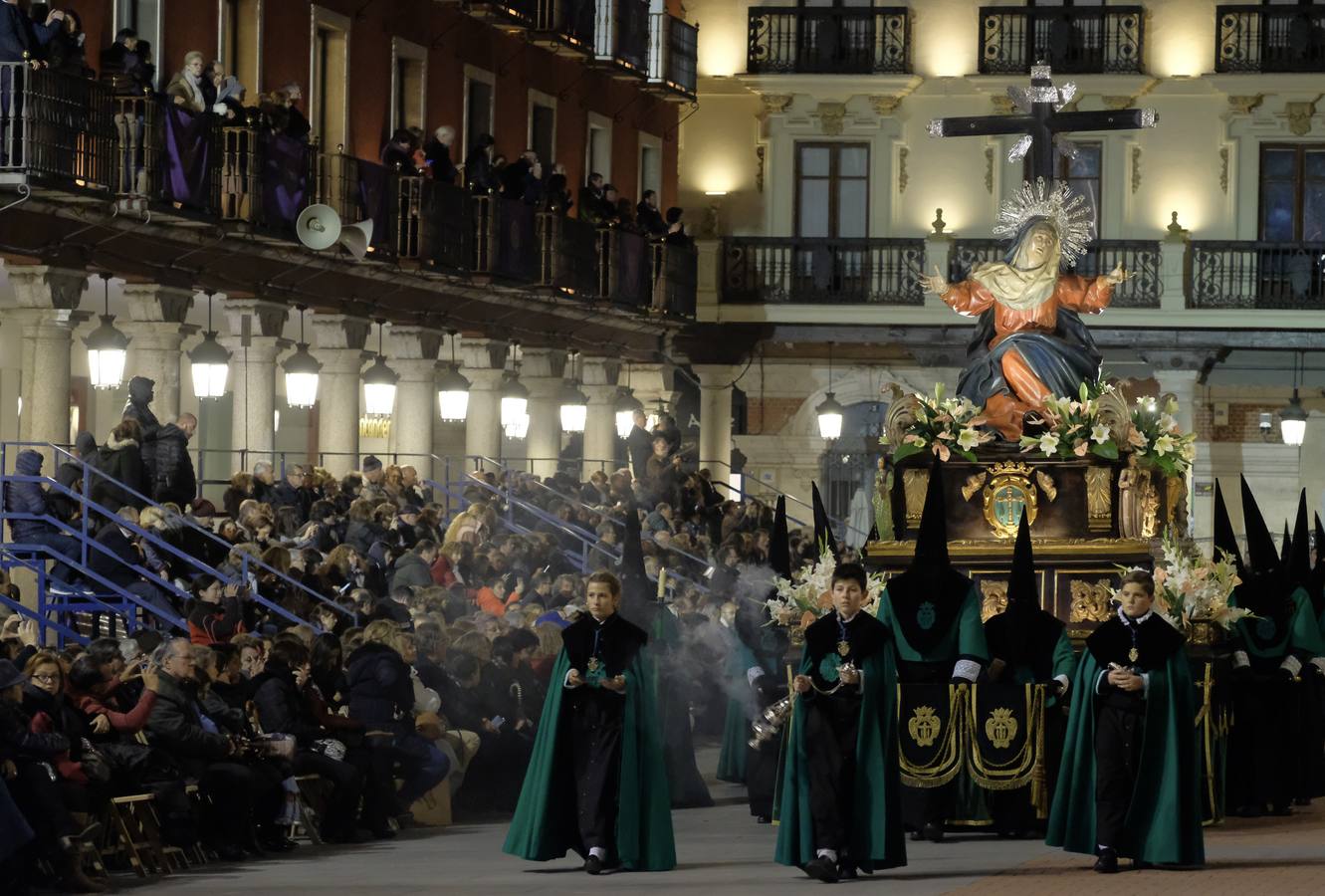 Jesús de la Esperanza y La Sagrada Cena encabezan la comitiva de 33 pasos alumbrados por las veinte hermandades de la capital