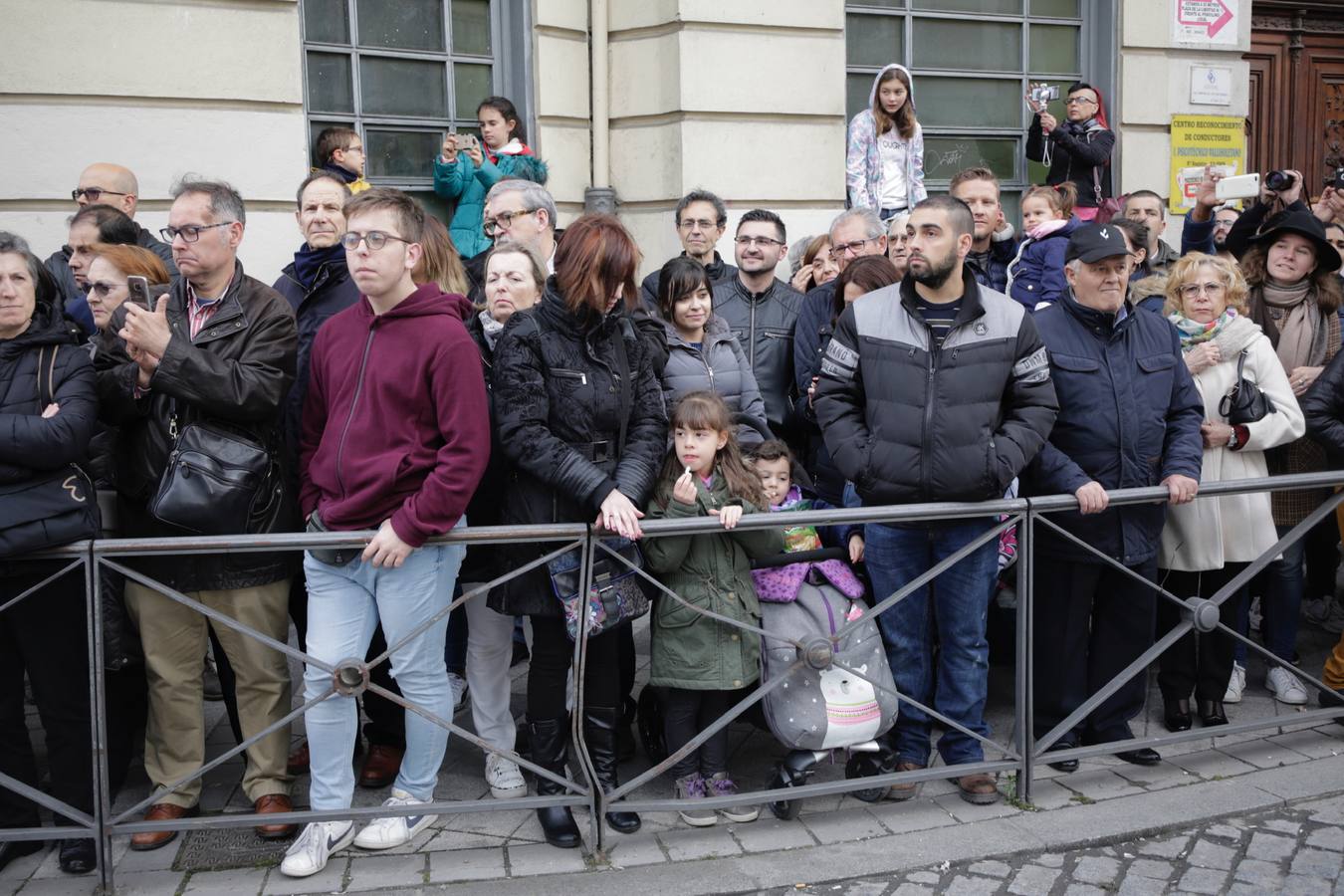Fotos: Público en la Procesión General de Valladolid (1/3)