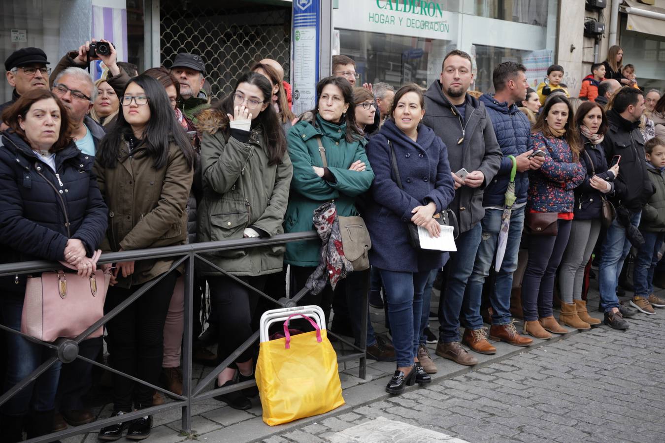 Fotos: Público en la Procesión General de Valladolid (1/3)