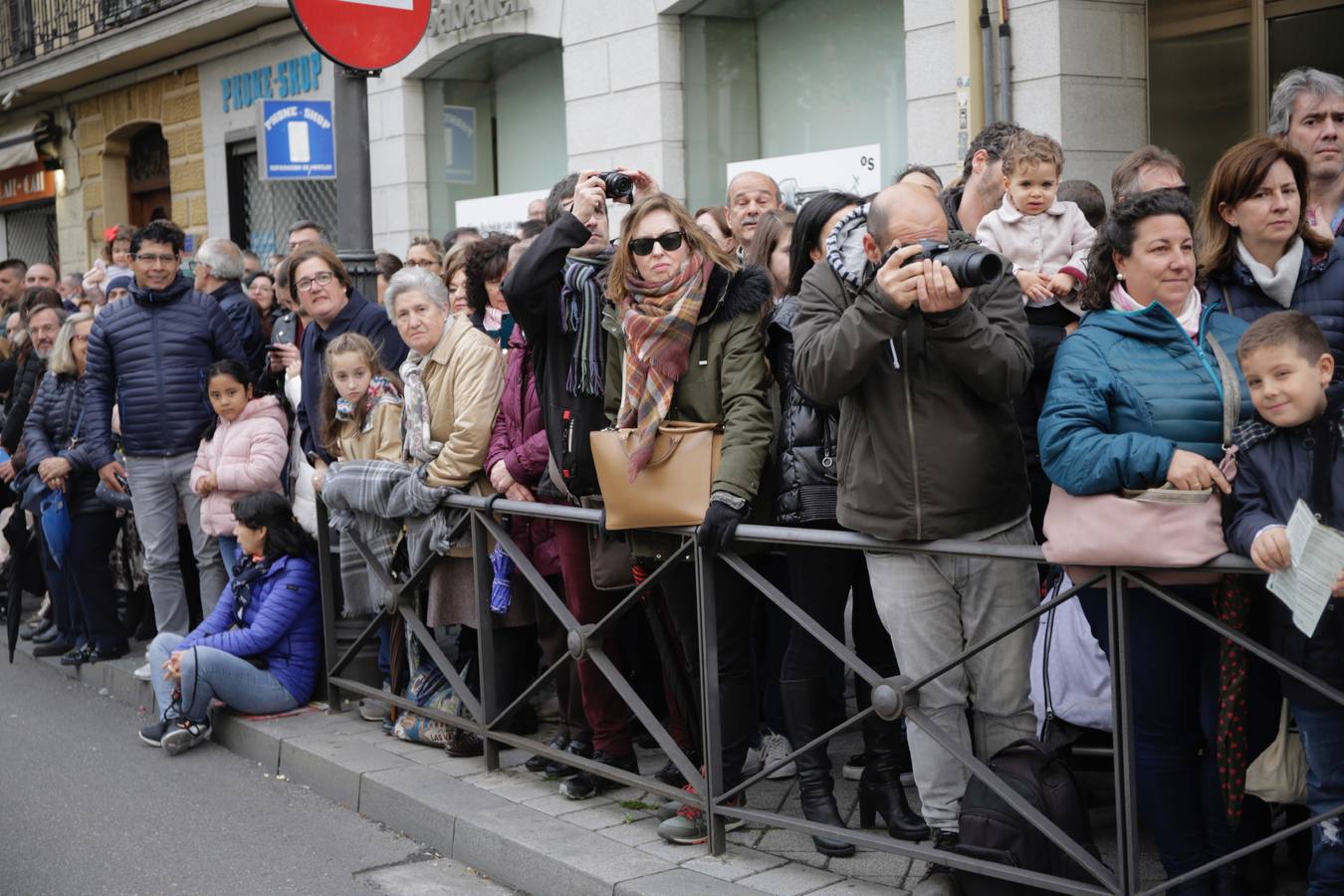 Fotos: Público en la Procesión General de Valladolid (1/3)