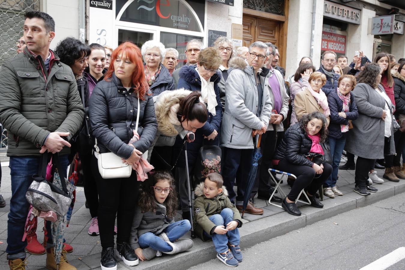 Fotos: Público en la Procesión General de Valladolid (2/3)