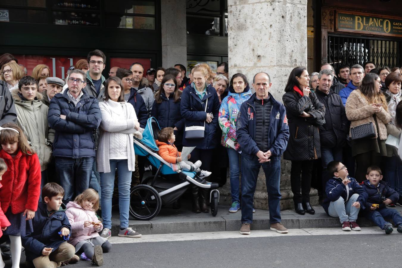 Fotos: Público en la Procesión General de Valladolid (2/3)