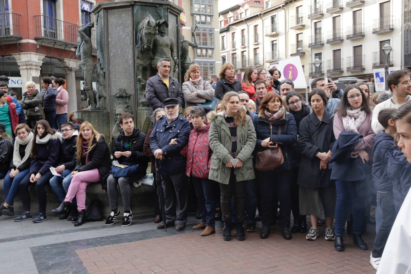 Fotos: Público en la Procesión General de Valladolid (3/3)